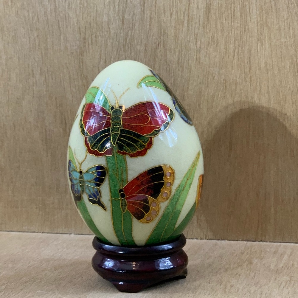 Butterfly Porcelain Egg With Case - Picture 4 of 8